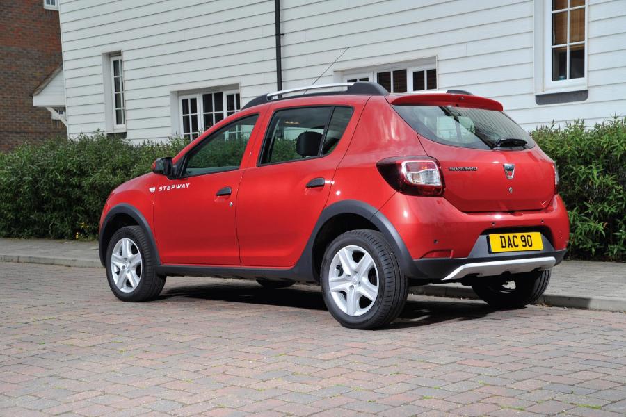  Dacia Sandero Stepway 2013 года  (UK) (фото 15 из 37)